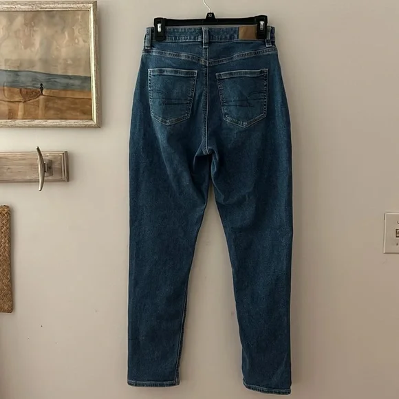 American Eagle MOM Jeans - Picture 3 of 7